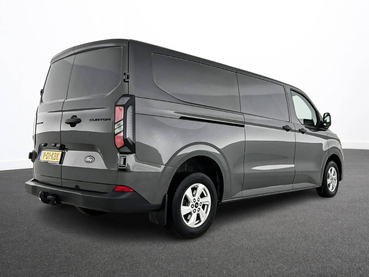 Ford Transit Custom Ford Transit Custom 300 2.0 TDCI L2H1 Trend Nieuw Model Trekhaak Navigatie Apple CarPlay Android Auto Camera Parkeerhulp Adaptive Cruise Control Full Led Climate Control Lichtmetalen velgen