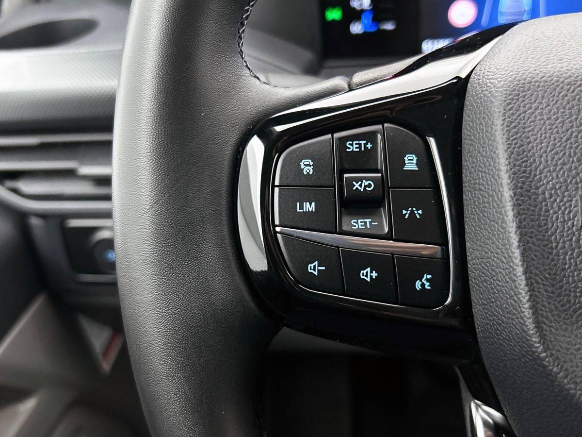 Ford Transit Custom Ford Transit Custom 300 2.0 TDCI L2H1 Trend Nieuw Model Trekhaak Navigatie Apple CarPlay Android Auto Camera Parkeerhulp Adaptive Cruise Control Full Led Climate Control Lichtmetalen velgen