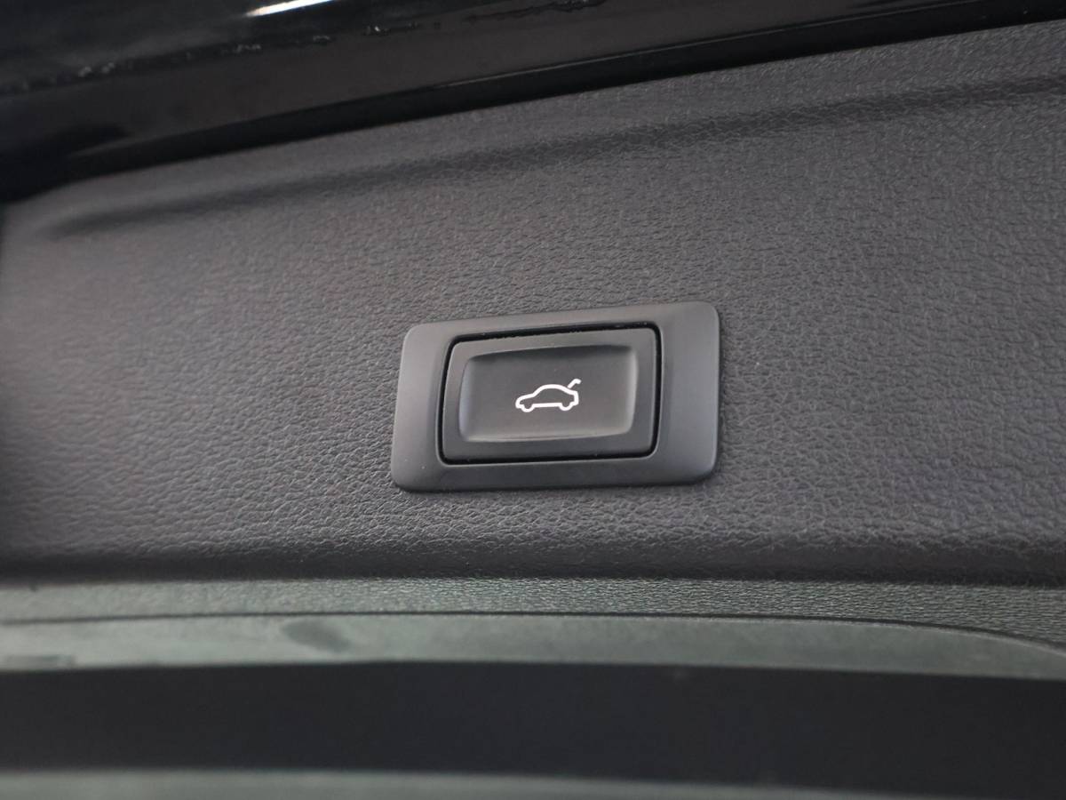 Audi A4 Audi A4 Avant 40 TDI 190 PK AUT. + PANORAMA | AFN. TREKHAAK | LEDER SPORTINTERIEUR | APPLE CARPLAY | STOELVERW.