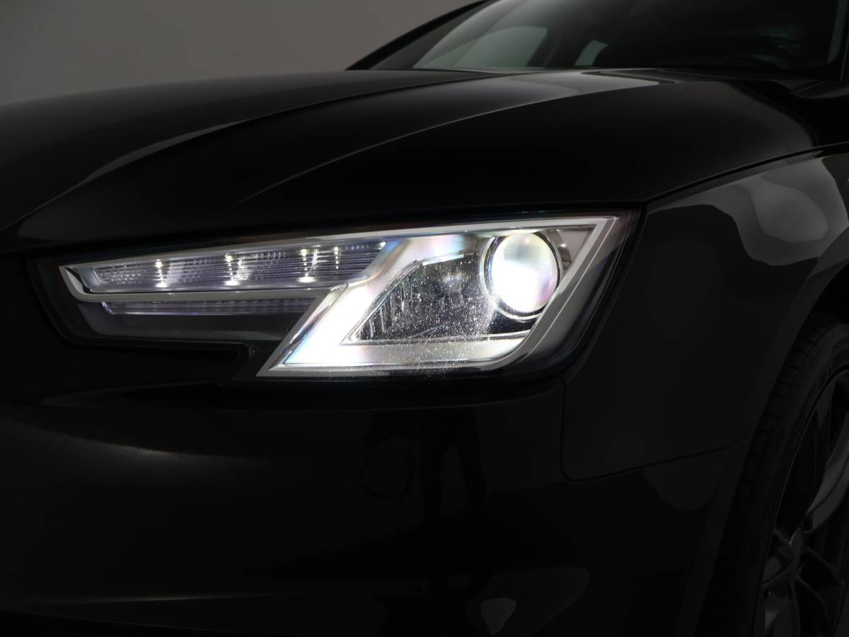 Audi A4 Audi A4 Avant 40 TDI 190 PK AUT. + PANORAMA | AFN. TREKHAAK | LEDER SPORTINTERIEUR | APPLE CARPLAY | STOELVERW.