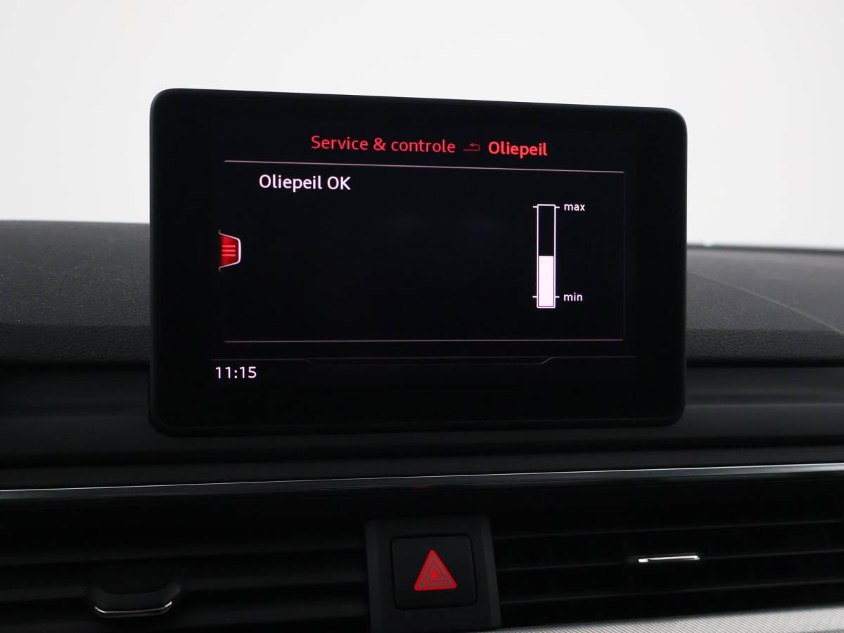 Audi A4 Audi A4 Avant 40 TDI 190 PK AUT. + PANORAMA | AFN. TREKHAAK | LEDER SPORTINTERIEUR | APPLE CARPLAY | STOELVERW.
