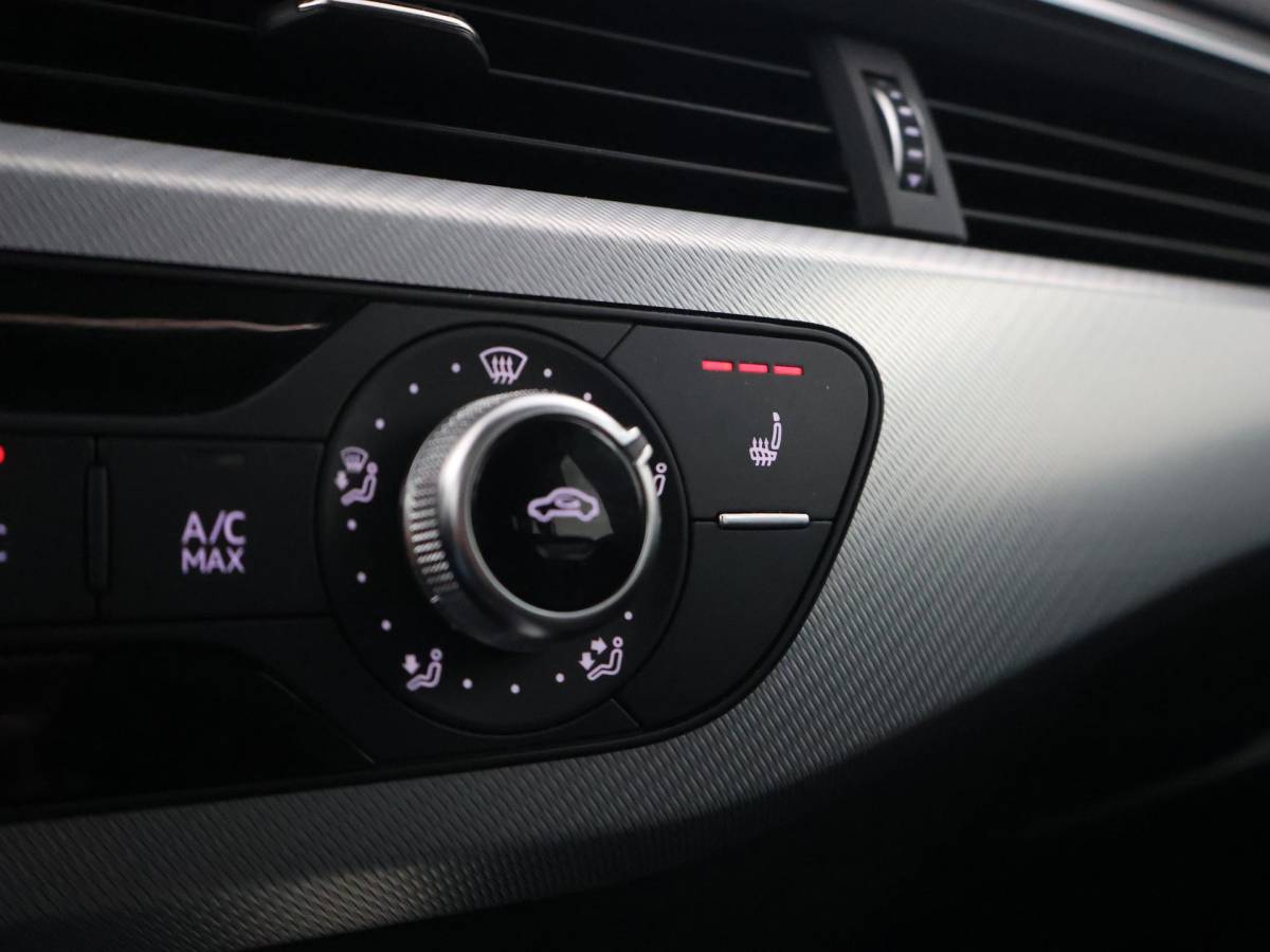 Audi A4 Audi A4 Avant 40 TDI 190 PK AUT. + PANORAMA | AFN. TREKHAAK | LEDER SPORTINTERIEUR | APPLE CARPLAY | STOELVERW.