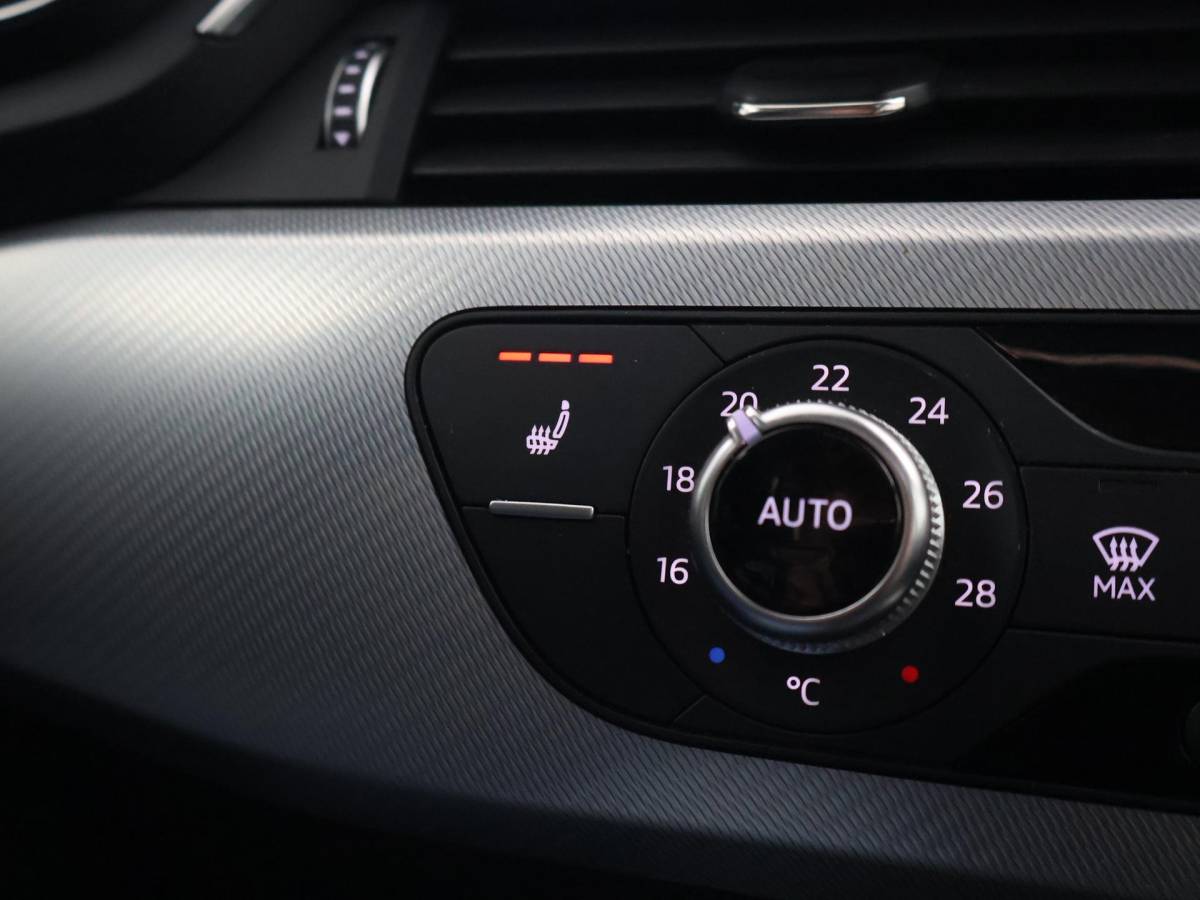 Audi A4 Audi A4 Avant 40 TDI 190 PK AUT. + PANORAMA | AFN. TREKHAAK | LEDER SPORTINTERIEUR | APPLE CARPLAY | STOELVERW.
