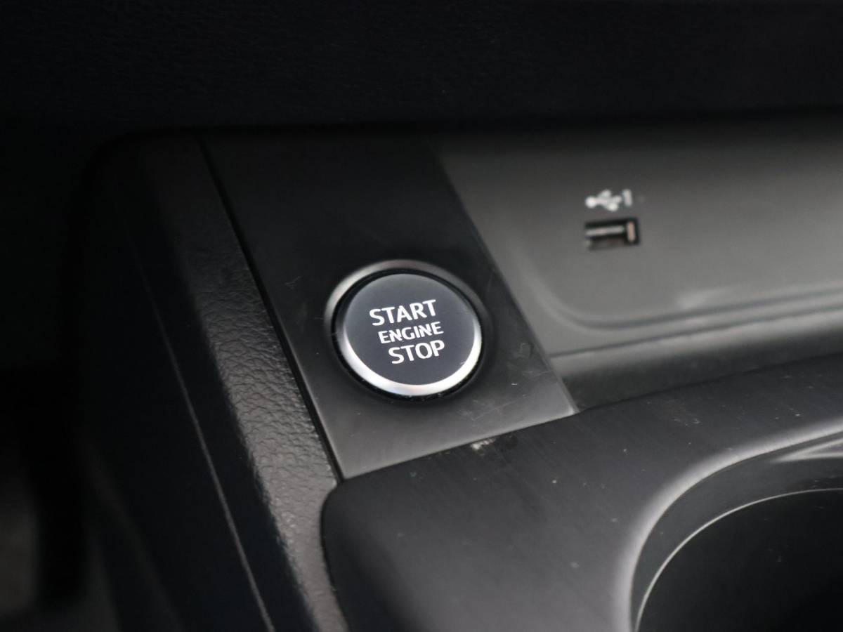 Audi A4 Audi A4 Avant 40 TDI 190 PK AUT. + PANORAMA | AFN. TREKHAAK | LEDER SPORTINTERIEUR | APPLE CARPLAY | STOELVERW.