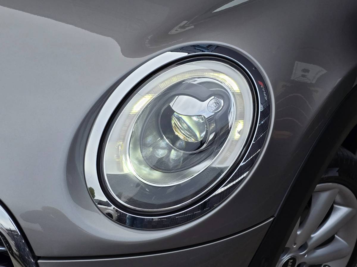 MINI 5-Deurs Mini 5-Deurs 2.0 Cooper S Chili Serious Business / AUT / 5 Deurs / Navi / Head Up / Harman Kardon / Stoelverwarming / Led / Pdc