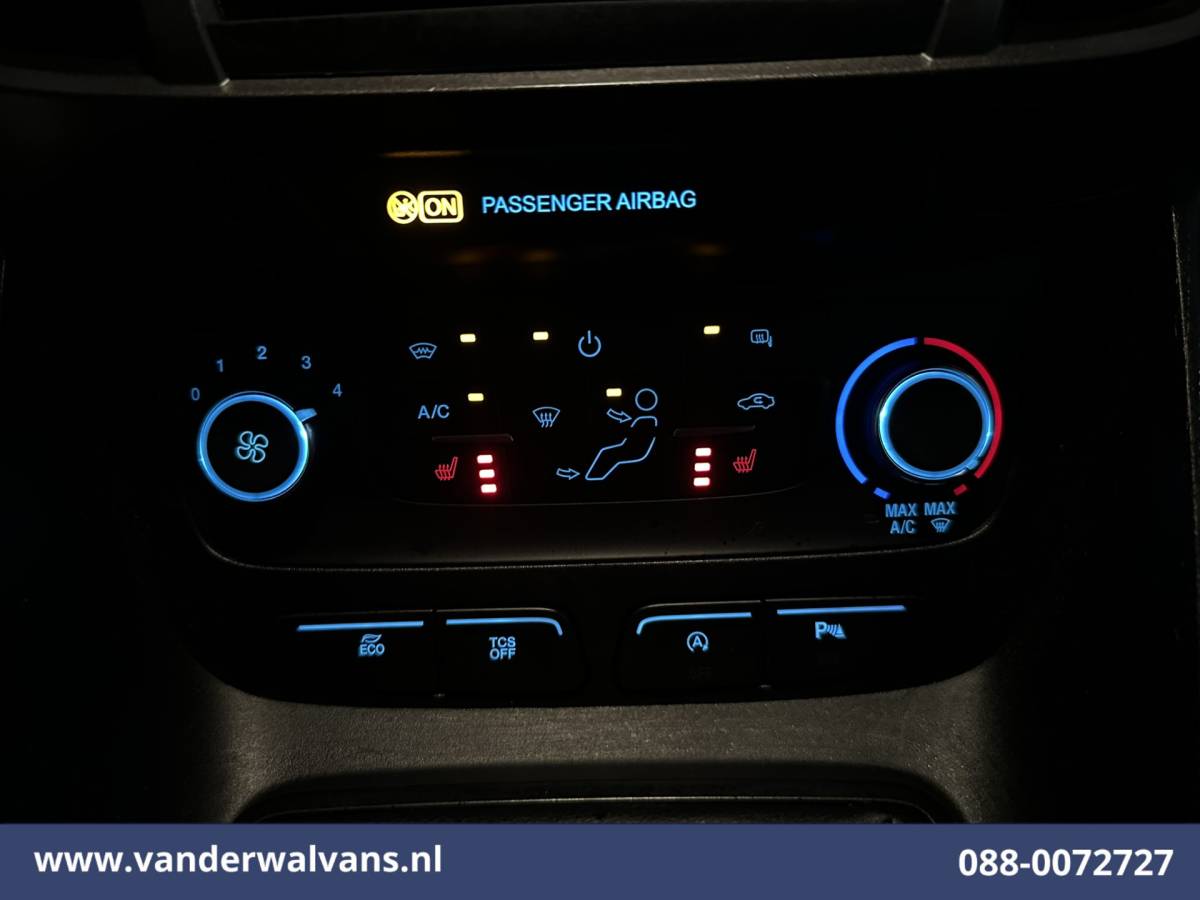 Ford Transit Connect Ford Transit Connect 2.0 TDCI 120pk L2H1 Euro6 Airco | Camera | Navigatie | Android Auto | Stoelverwarming | Verwarmde Voorruit Parkeersensoren, 1500kg trekvermogen