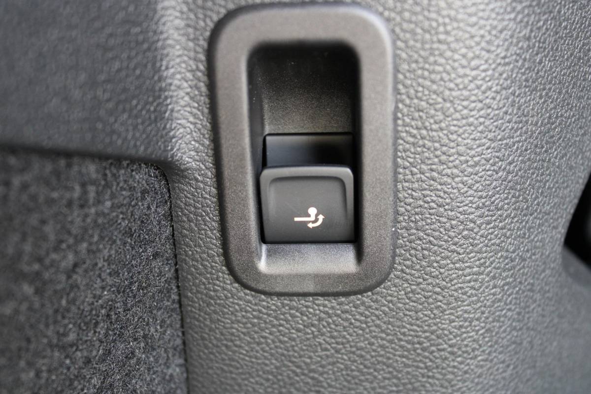 Volkswagen Golf Volkswagen Golf 1.5 eHybrid GTE | Incl. 12 maanden garantie | Schuif/kantel dak | Stoel/Stuur verwarming | Stoel ventilatie | Trekhaak | Apple CarPlay/Android Auto | Head-Up Display | Adaptieve cruise control | Achterruitrijcamera | Keyless Entry/Start | Climate Controle | Parkeersensoren | Parkeer Assistentie | IQ.Lights | Navigatie |