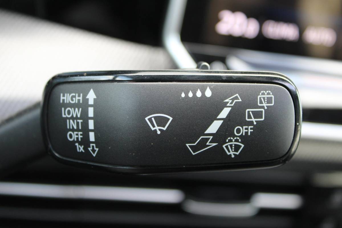 Volkswagen Golf Volkswagen Golf 1.5 eHybrid GTE | Incl. 12 maanden garantie | Schuif/kantel dak | Stoel/Stuur verwarming | Stoel ventilatie | Trekhaak | Apple CarPlay/Android Auto | Head-Up Display | Adaptieve cruise control | Achterruitrijcamera | Keyless Entry/Start | Climate Controle | Parkeersensoren | Parkeer Assistentie | IQ.Lights | Navigatie |