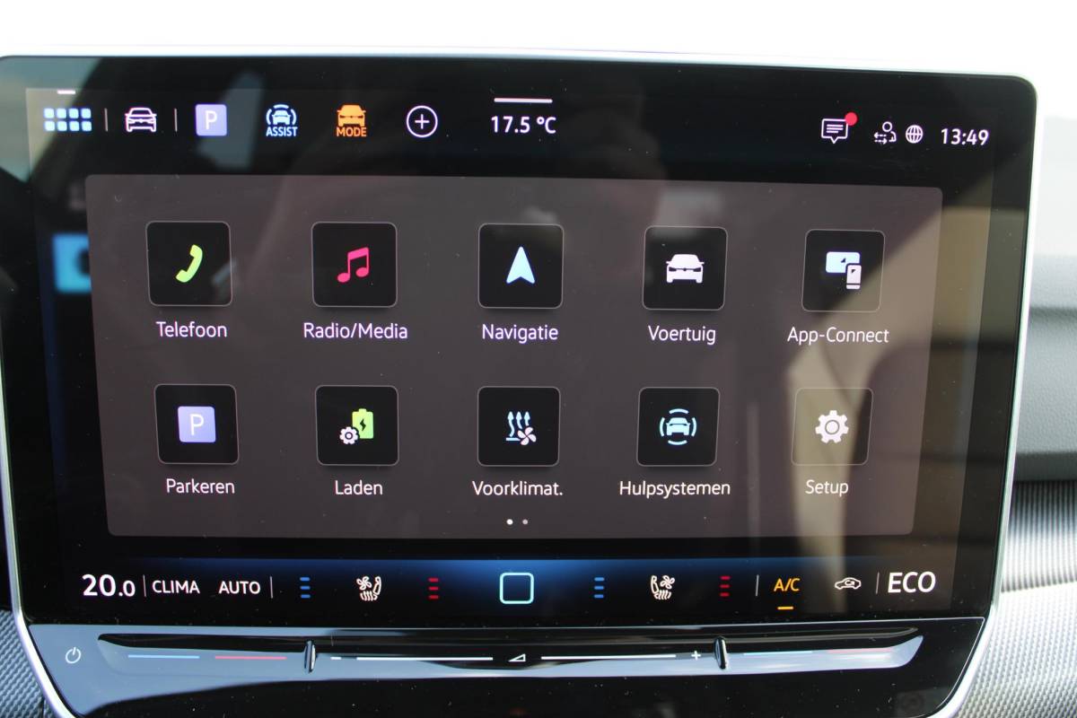 Volkswagen Golf Volkswagen Golf 1.5 eHybrid GTE | Incl. 12 maanden garantie | Schuif/kantel dak | Stoel/Stuur verwarming | Stoel ventilatie | Trekhaak | Apple CarPlay/Android Auto | Head-Up Display | Adaptieve cruise control | Achterruitrijcamera | Keyless Entry/Start | Climate Controle | Parkeersensoren | Parkeer Assistentie | IQ.Lights | Navigatie |