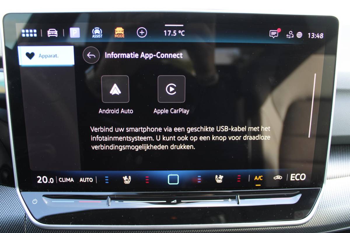 Volkswagen Golf Volkswagen Golf 1.5 eHybrid GTE | Incl. 12 maanden garantie | Schuif/kantel dak | Stoel/Stuur verwarming | Stoel ventilatie | Trekhaak | Apple CarPlay/Android Auto | Head-Up Display | Adaptieve cruise control | Achterruitrijcamera | Keyless Entry/Start | Climate Controle | Parkeersensoren | Parkeer Assistentie | IQ.Lights | Navigatie |