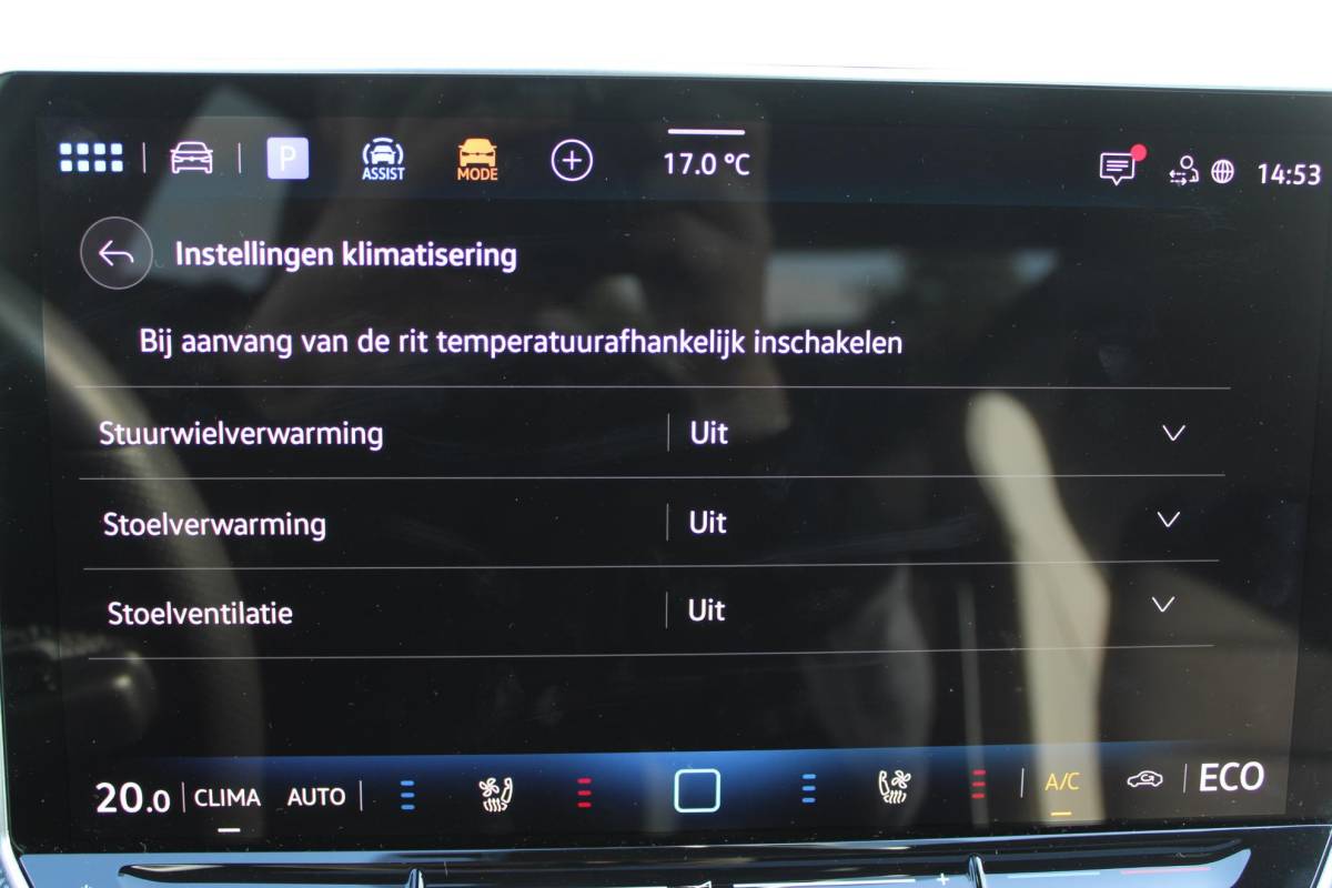 Volkswagen Golf Volkswagen Golf 1.5 eHybrid GTE | Incl. 12 maanden garantie | Schuif/kantel dak | Stoel/Stuur verwarming | Stoel ventilatie | Trekhaak | Apple CarPlay/Android Auto | Head-Up Display | Adaptieve cruise control | Achterruitrijcamera | Keyless Entry/Start | Climate Controle | Parkeersensoren | Parkeer Assistentie | IQ.Lights | Navigatie |