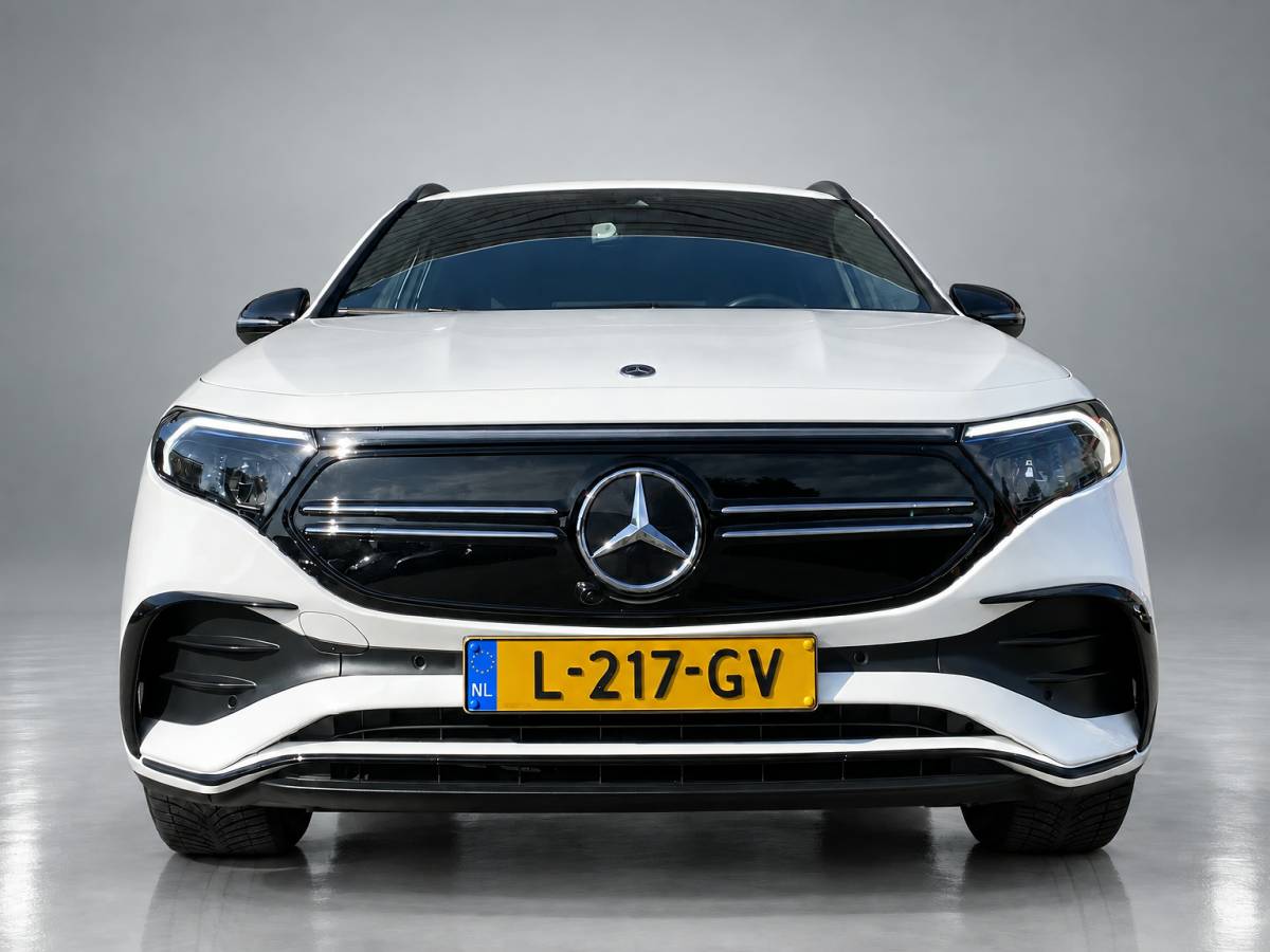 Mercedes-Benz EQA Mercedes-Benz EQA 250 Business Solution AMG 67 kWh | 1e eigenaar | dealer onderh. | navigatie | camera | night pakket | BTW auto