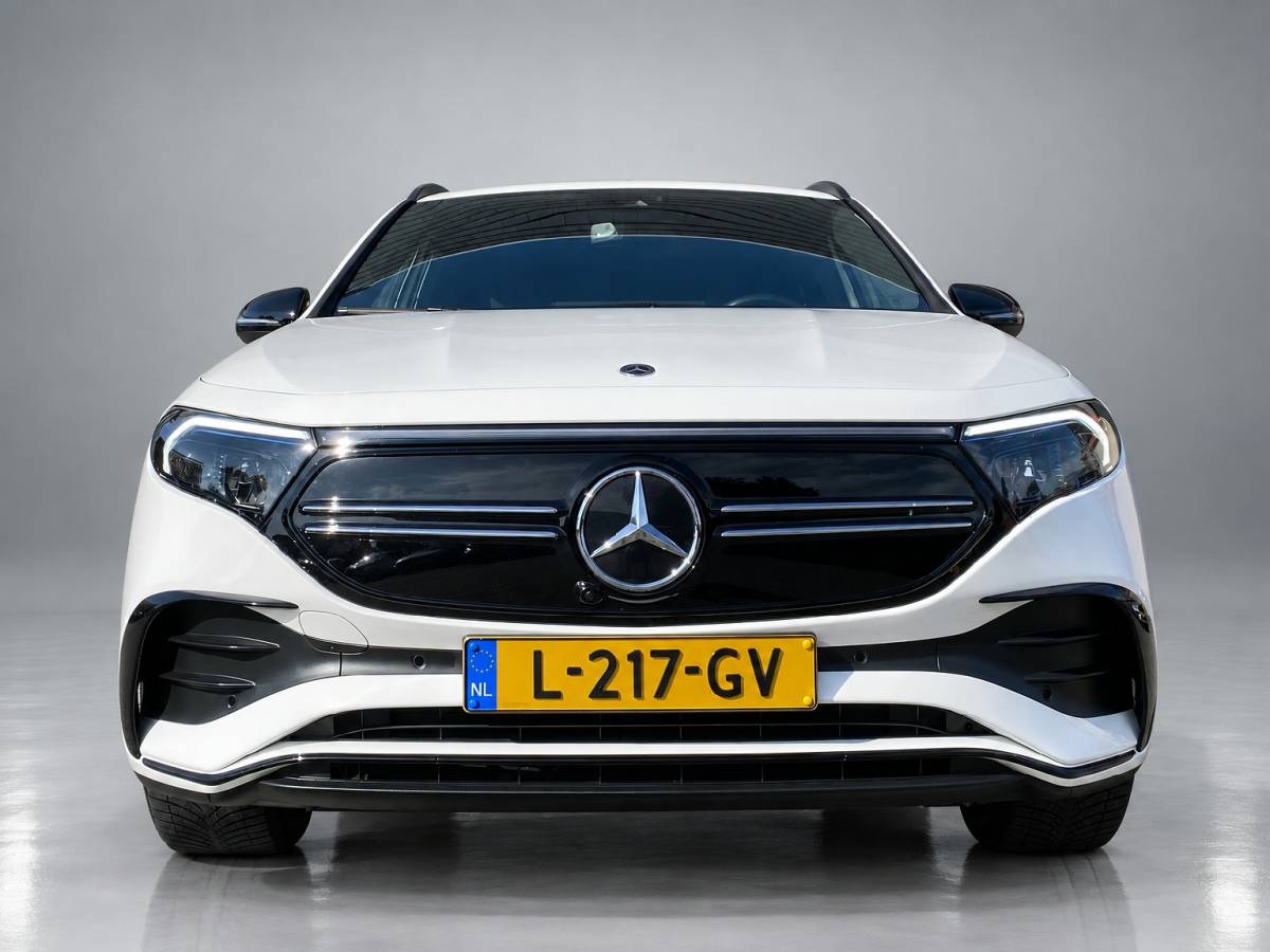 Mercedes-Benz EQA Mercedes-Benz EQA 250 Business Solution AMG 67 kWh | 1e eigenaar | dealer onderh. | navigatie | camera | night pakket | BTW auto