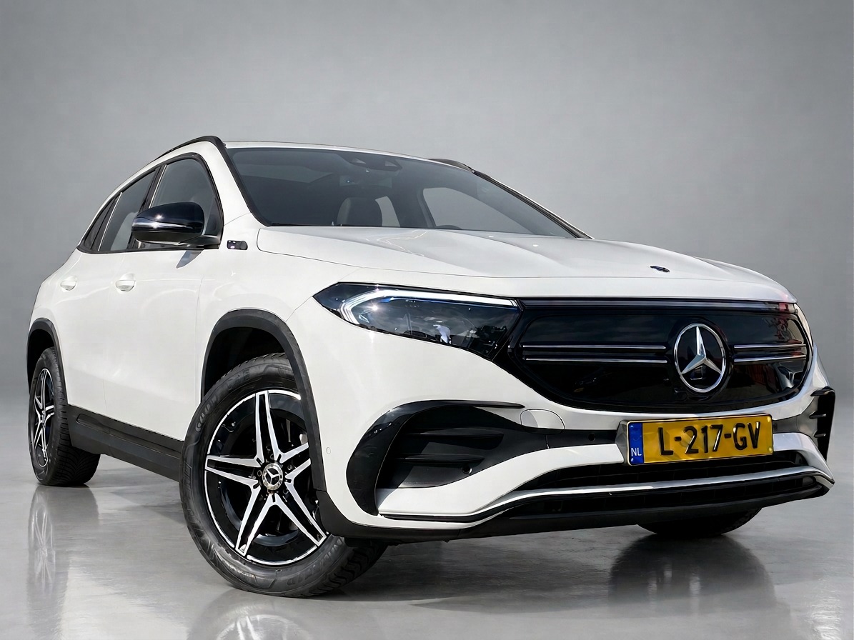 Mercedes-Benz EQA Mercedes-Benz EQA 250 Business Solution AMG 67 kWh | 1e eigenaar | dealer onderh. | navigatie | camera | night pakket | BTW auto