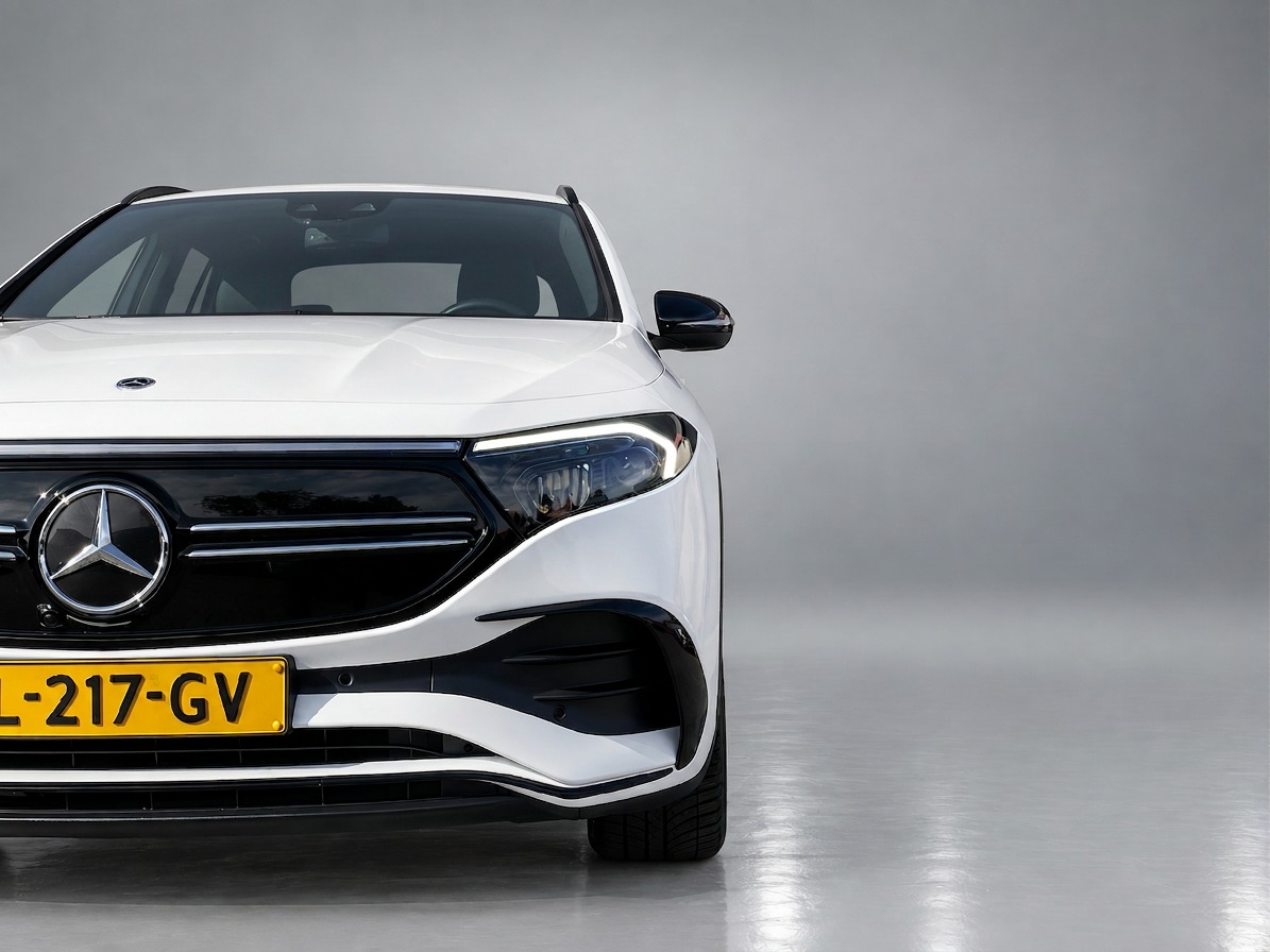 Mercedes-Benz EQA Mercedes-Benz EQA 250 Business Solution AMG 67 kWh | 1e eigenaar | dealer onderh. | navigatie | camera | night pakket | BTW auto