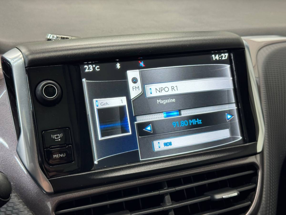 Peugeot 2008 Peugeot 2008 1.2 VTi Active Pack Premium |Trekhaak|Airco|Navigatie|