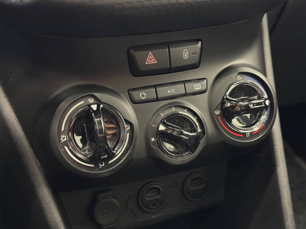 Peugeot 2008 Peugeot 2008 1.2 VTi Active Pack Premium |Trekhaak|Airco|Navigatie|