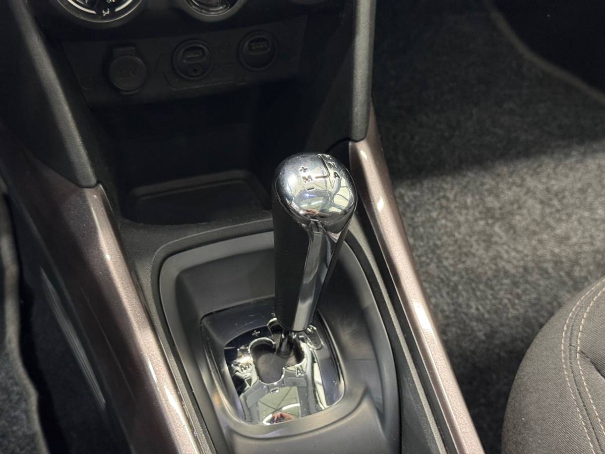 Peugeot 2008 Peugeot 2008 1.2 VTi Active Pack Premium |Trekhaak|Airco|Navigatie|