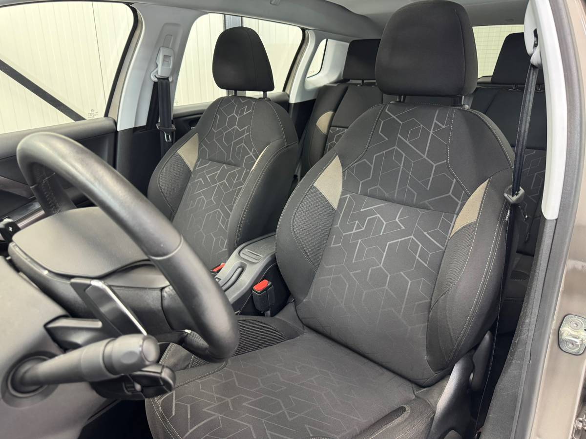 Peugeot 2008 Peugeot 2008 1.2 VTi Active Pack Premium |Trekhaak|Airco|Navigatie|