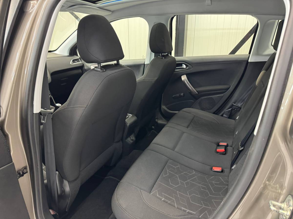 Peugeot 2008 Peugeot 2008 1.2 VTi Active Pack Premium |Trekhaak|Airco|Navigatie|