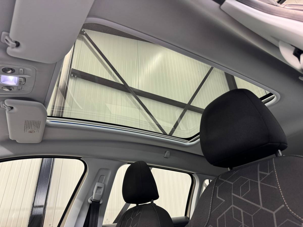 Peugeot 2008 Peugeot 2008 1.2 VTi Active Pack Premium |Trekhaak|Airco|Navigatie|