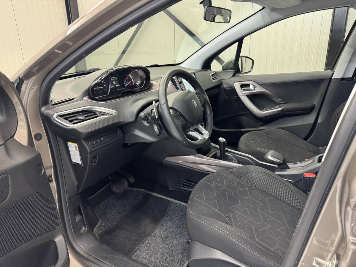 Peugeot 2008 Peugeot 2008 1.2 VTi Active Pack Premium |Trekhaak|Airco|Navigatie|