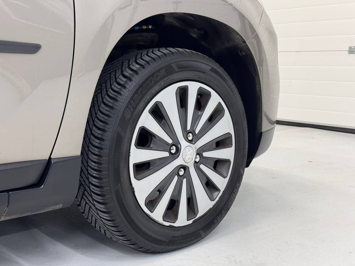 Peugeot 2008 Peugeot 2008 1.2 VTi Active Pack Premium |Trekhaak|Airco|Navigatie|