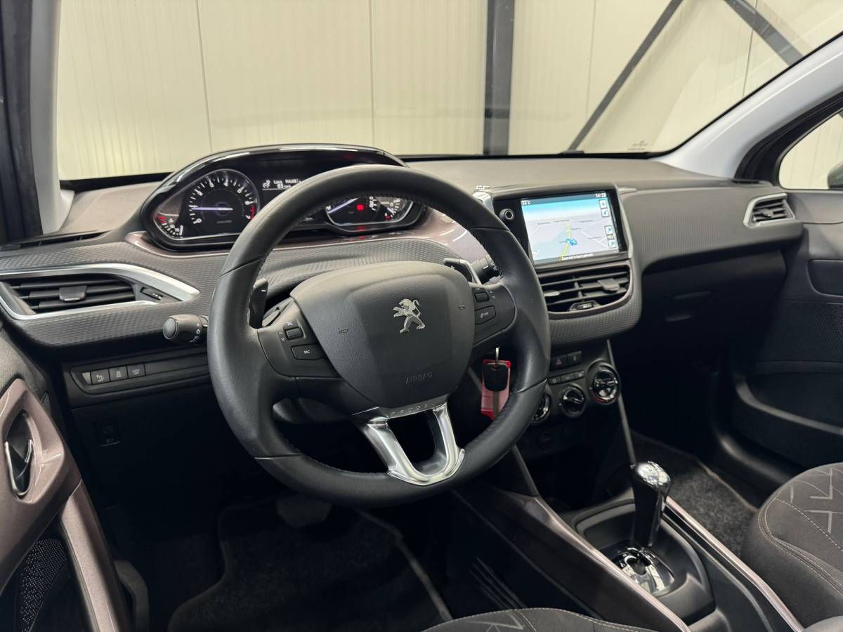 Peugeot 2008 Peugeot 2008 1.2 VTi Active Pack Premium |Trekhaak|Airco|Navigatie|