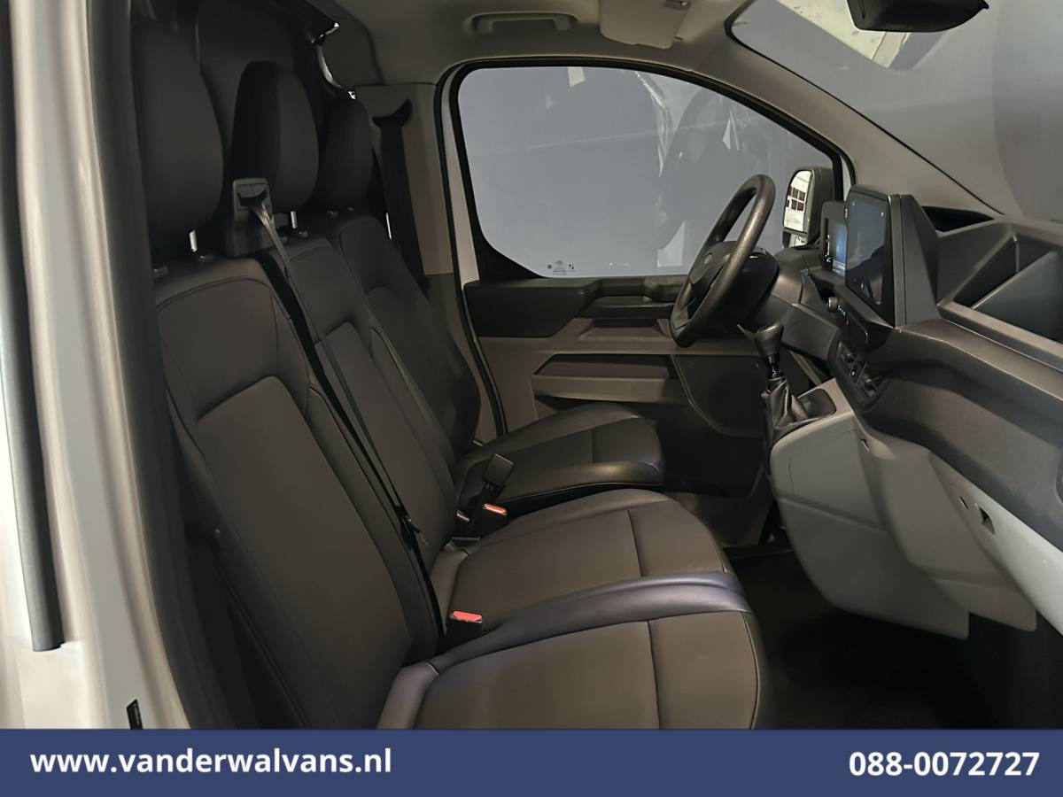 Ford Transit Custom Ford Transit Custom 2.0 TDCI 136pk L2H1 Euro6 Airco | Leder | Camera | LED | Apple Carplay | Cruisecontrol Android Auto, Verwarmde voorruit, Parkeersensoren, Bijrijdersbank, 2740kg trekvermogen