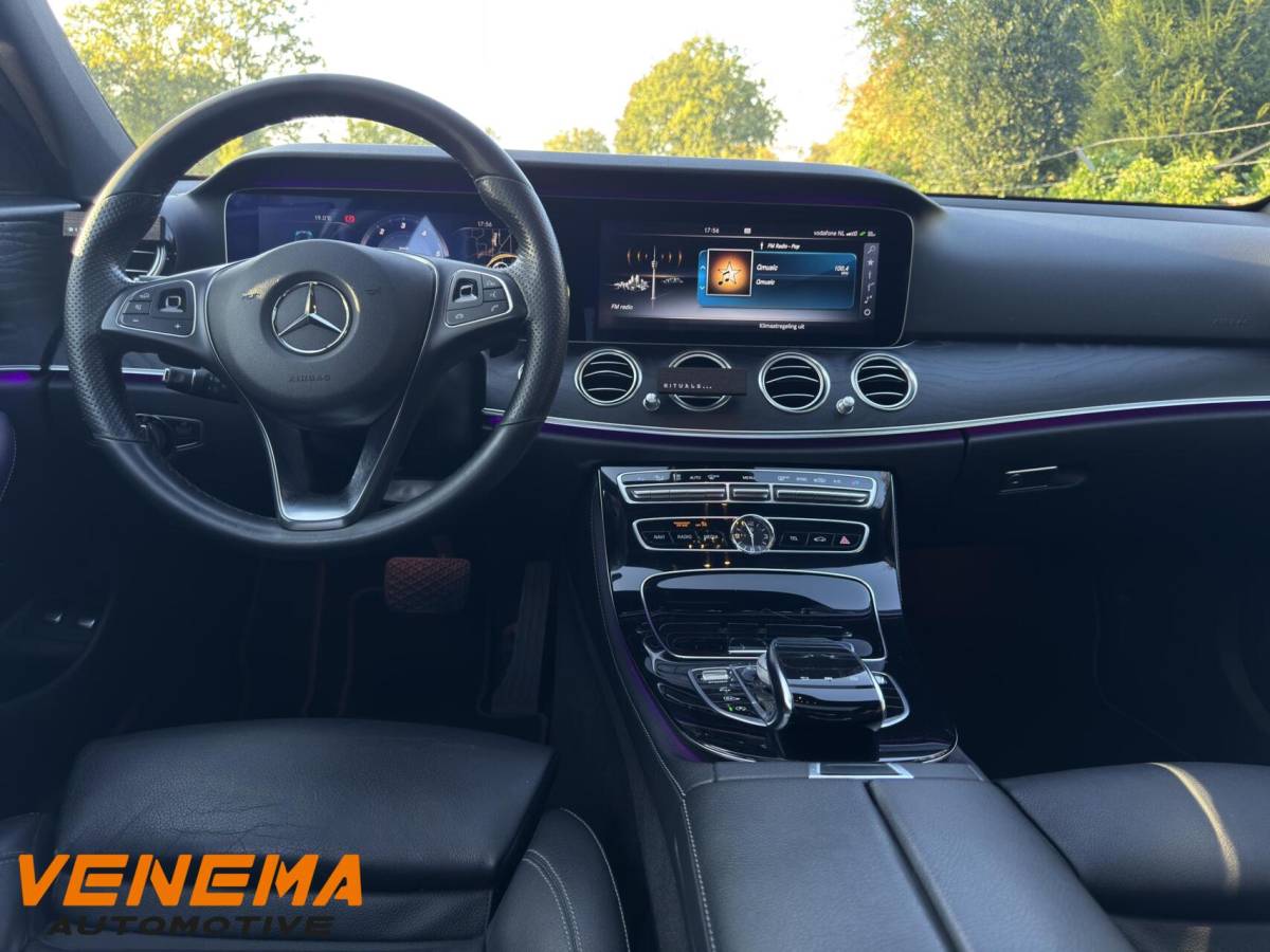 Mercedes-Benz E-Klasse Mercedes E350d AMG /Pano/Laser/360/HUD/Burm./20″LM/el.Trekh