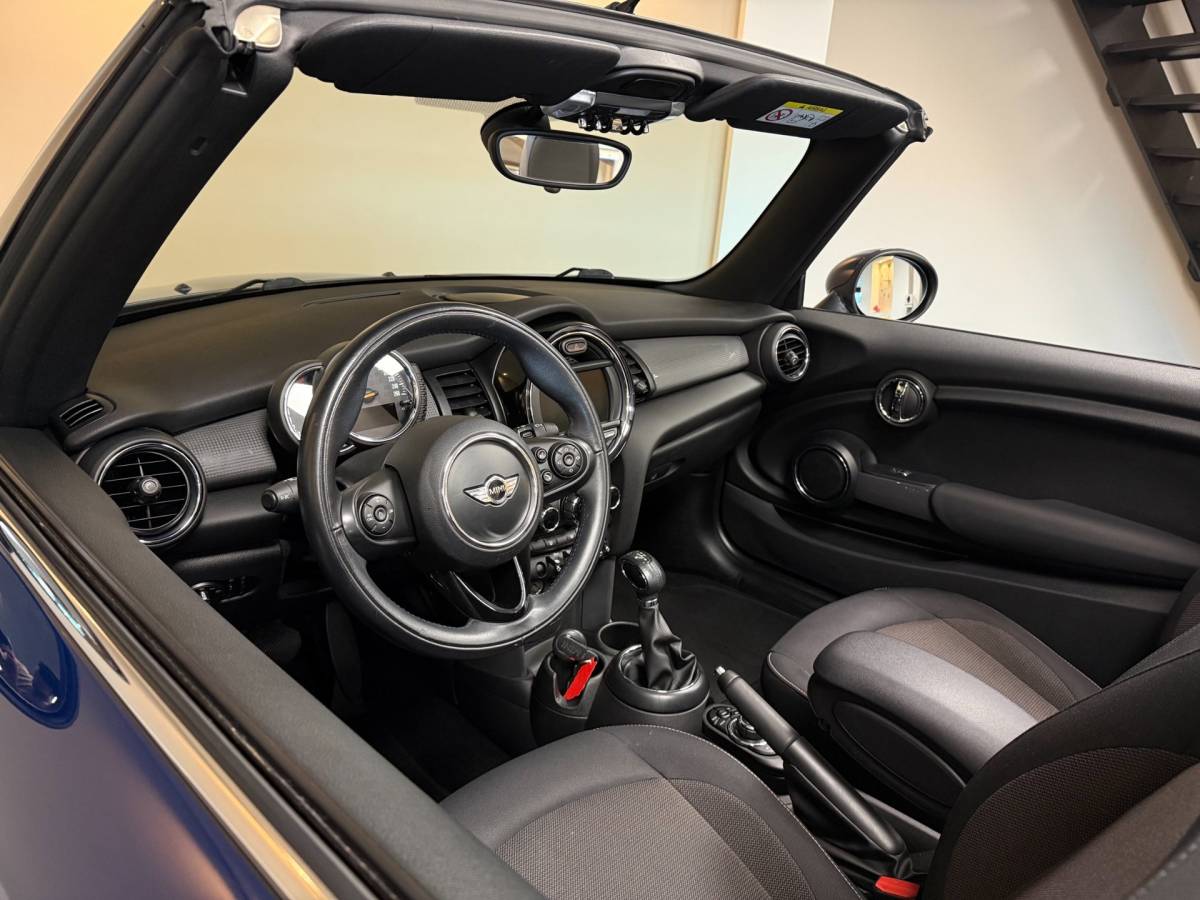MINI Cooper Cabrio Mini Cabrio 1.5 Cooper Business *Automaat* Climate|Cruise|Navi|PDC|BT|Windscherm|Neon-ring|Origineel NL|Facelift|NAP
