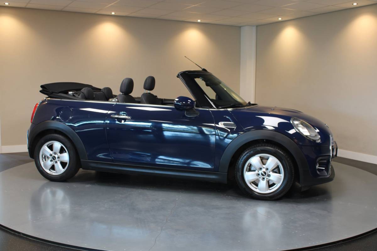 MINI Cooper Cabrio Mini Cabrio 1.5 Cooper Business *Automaat* Climate|Cruise|Navi|PDC|BT|Windscherm|Neon-ring|Origineel NL|Facelift|NAP