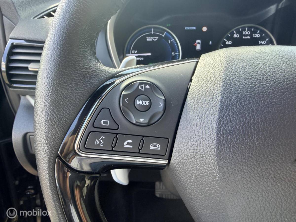 Mitsubishi Eclipse Cross Mitsubishi Eclipse Cross 2.4 PHEV Instyle|offwhite leder|carplay