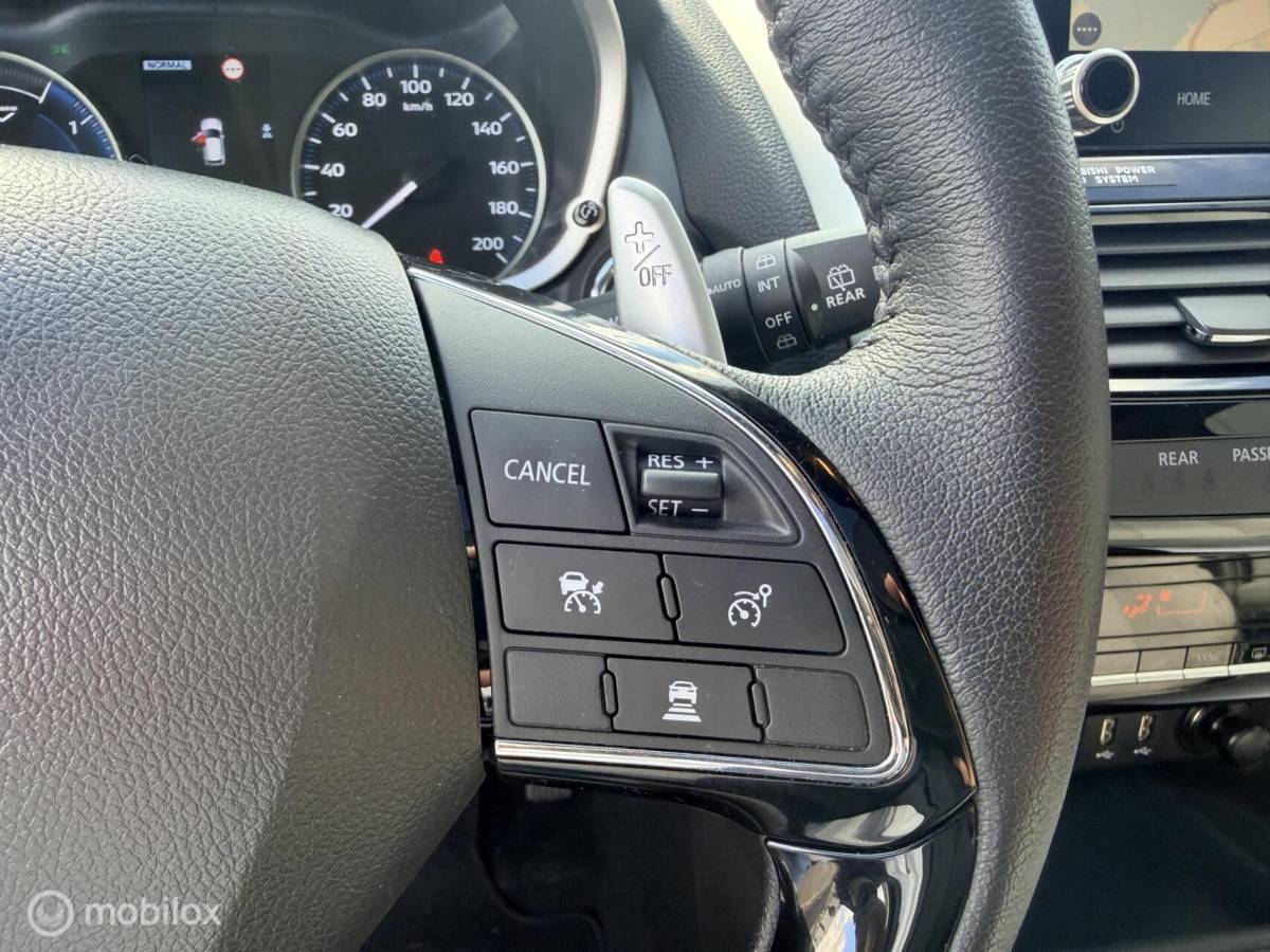 Mitsubishi Eclipse Cross Mitsubishi Eclipse Cross 2.4 PHEV Instyle|offwhite leder|carplay