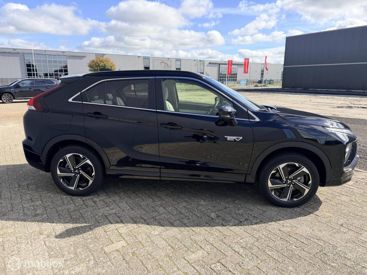 Mitsubishi Eclipse Cross Mitsubishi Eclipse Cross 2.4 PHEV Instyle|offwhite leder|carplay