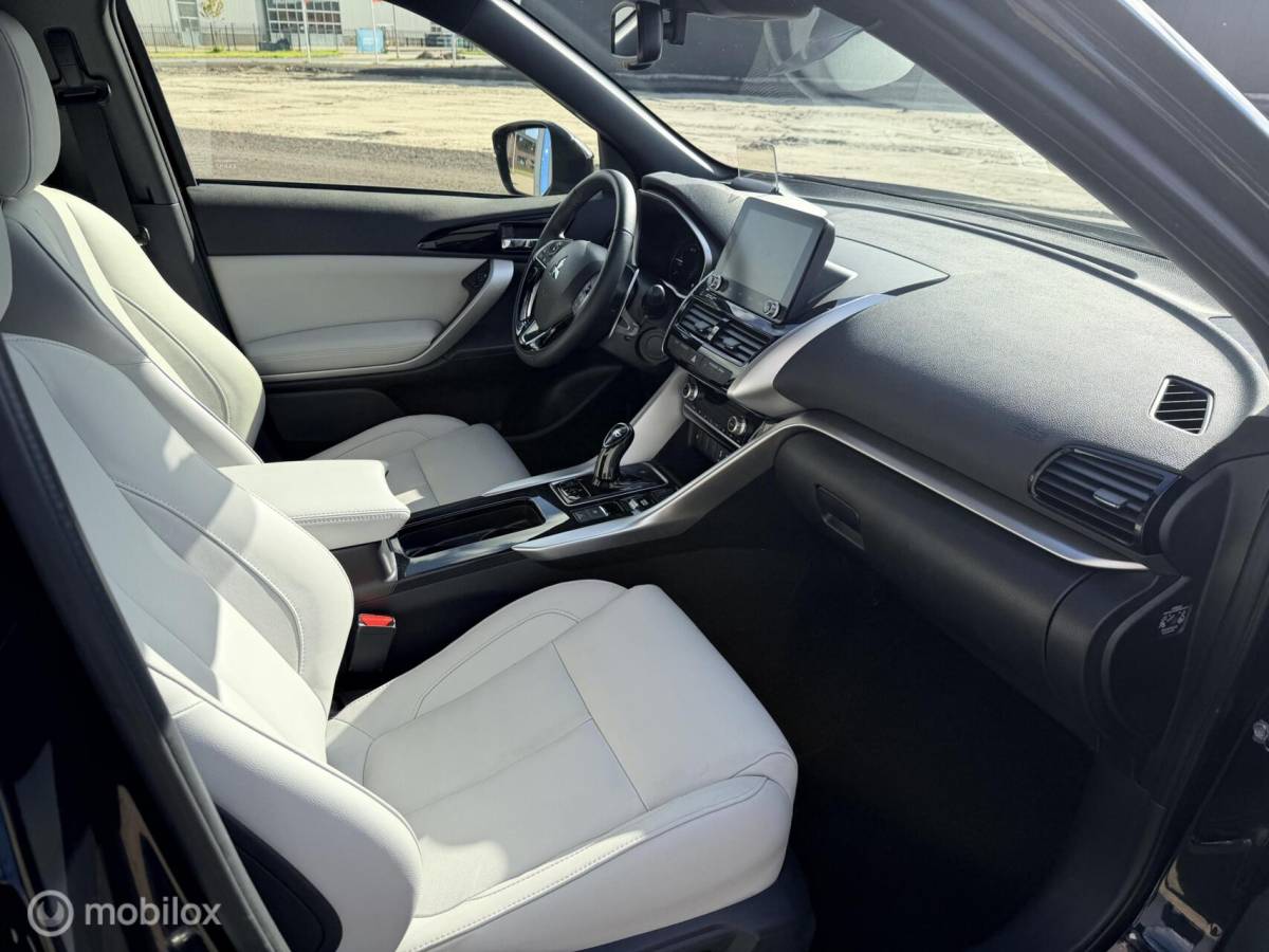 Mitsubishi Eclipse Cross Mitsubishi Eclipse Cross 2.4 PHEV Instyle|offwhite leder|carplay