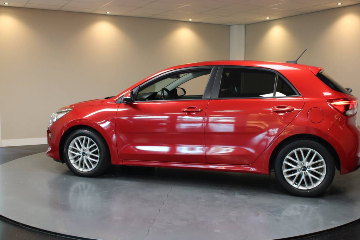 Kia Rio Kia Rio 1.0 TGDI DynamicLine *Carplay* Trekhaak|Camera|Navi|Cruise|Keyless|Lane-Assist|DAB|PDC|Isofix|LED|NAP