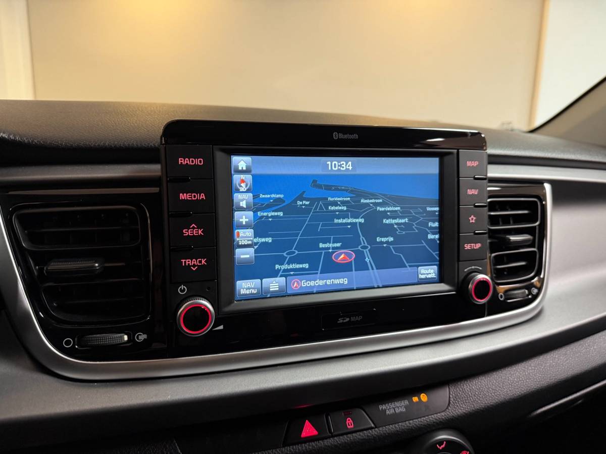 Kia Rio Kia Rio 1.0 TGDI DynamicLine *Carplay* Trekhaak|Camera|Navi|Cruise|Keyless|Lane-Assist|DAB|PDC|Isofix|LED|NAP