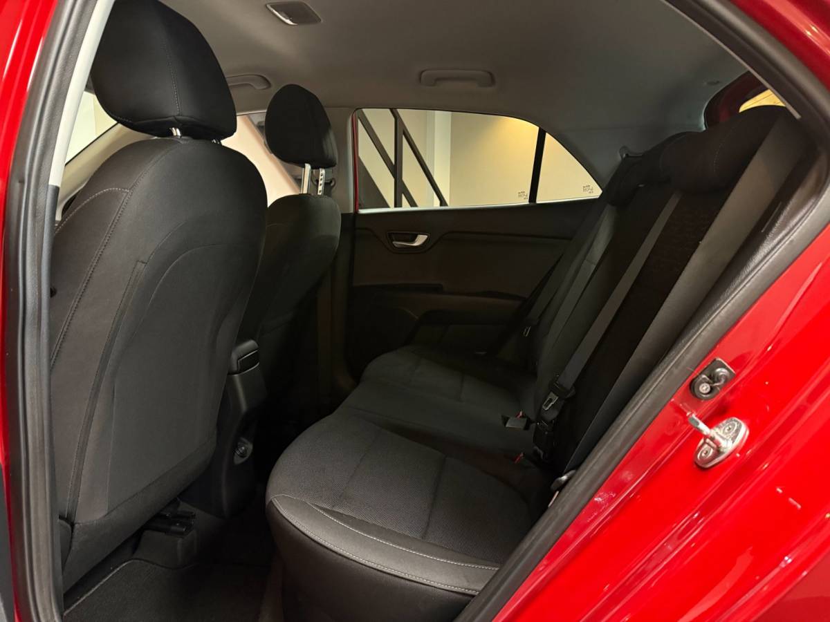 Kia Rio Kia Rio 1.0 TGDI DynamicLine *Carplay* Trekhaak|Camera|Navi|Cruise|Keyless|Lane-Assist|DAB|PDC|Isofix|LED|NAP