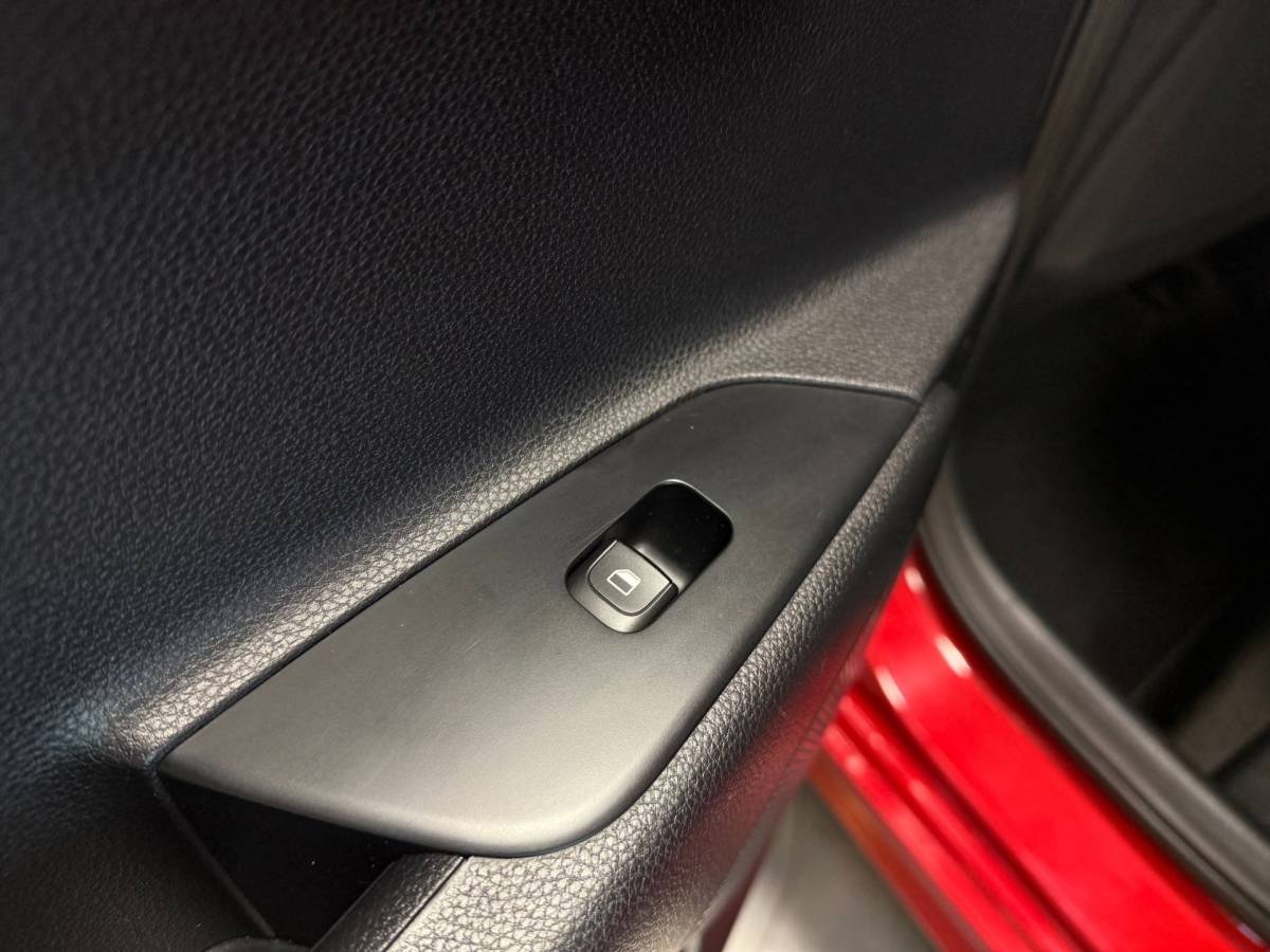 Kia Rio Kia Rio 1.0 TGDI DynamicLine *Carplay* Trekhaak|Camera|Navi|Cruise|Keyless|Lane-Assist|DAB|PDC|Isofix|LED|NAP