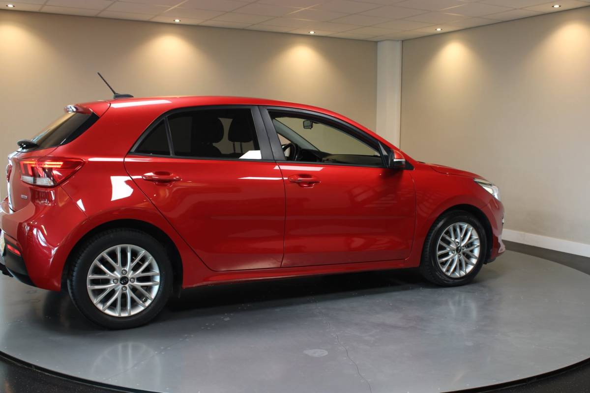 Kia Rio Kia Rio 1.0 TGDI DynamicLine *Carplay* Trekhaak|Camera|Navi|Cruise|Keyless|Lane-Assist|DAB|PDC|Isofix|LED|NAP