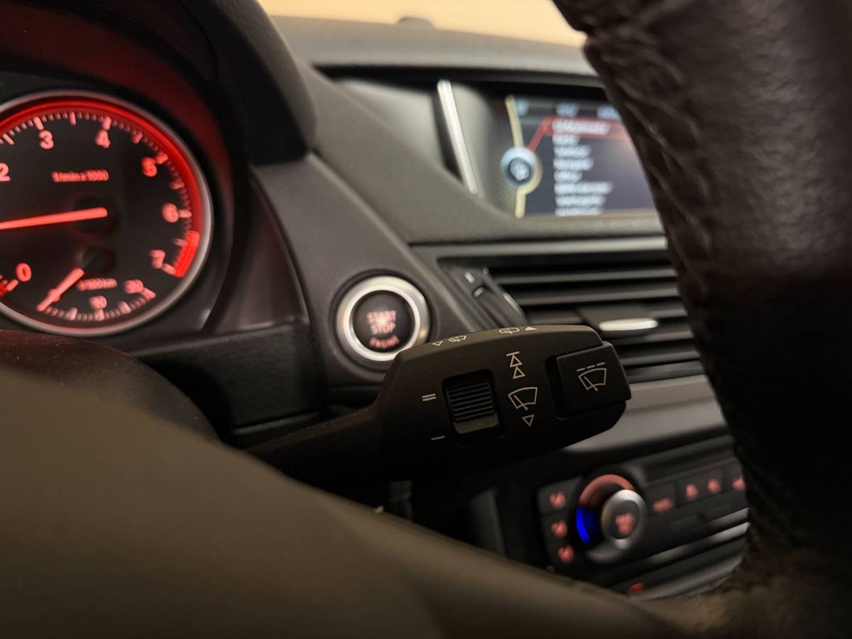 BMW X1 BMW X1 SDrive20i Upgrade Edition *Parelmoer* Leer|Trekhaak|Navi|Cruise|Climate|Bluetooth|PDC|NAP