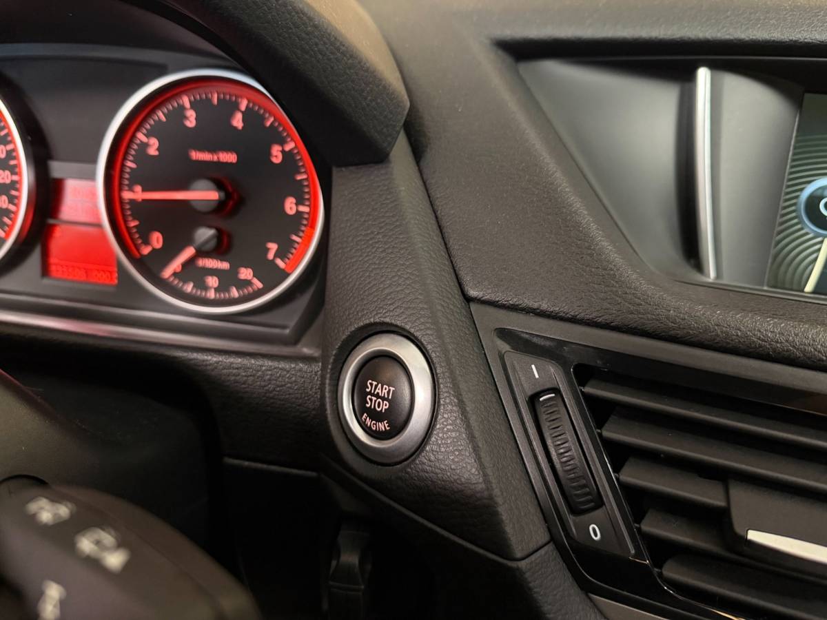 BMW X1 BMW X1 SDrive20i Upgrade Edition *Parelmoer* Leer|Trekhaak|Navi|Cruise|Climate|Bluetooth|PDC|NAP