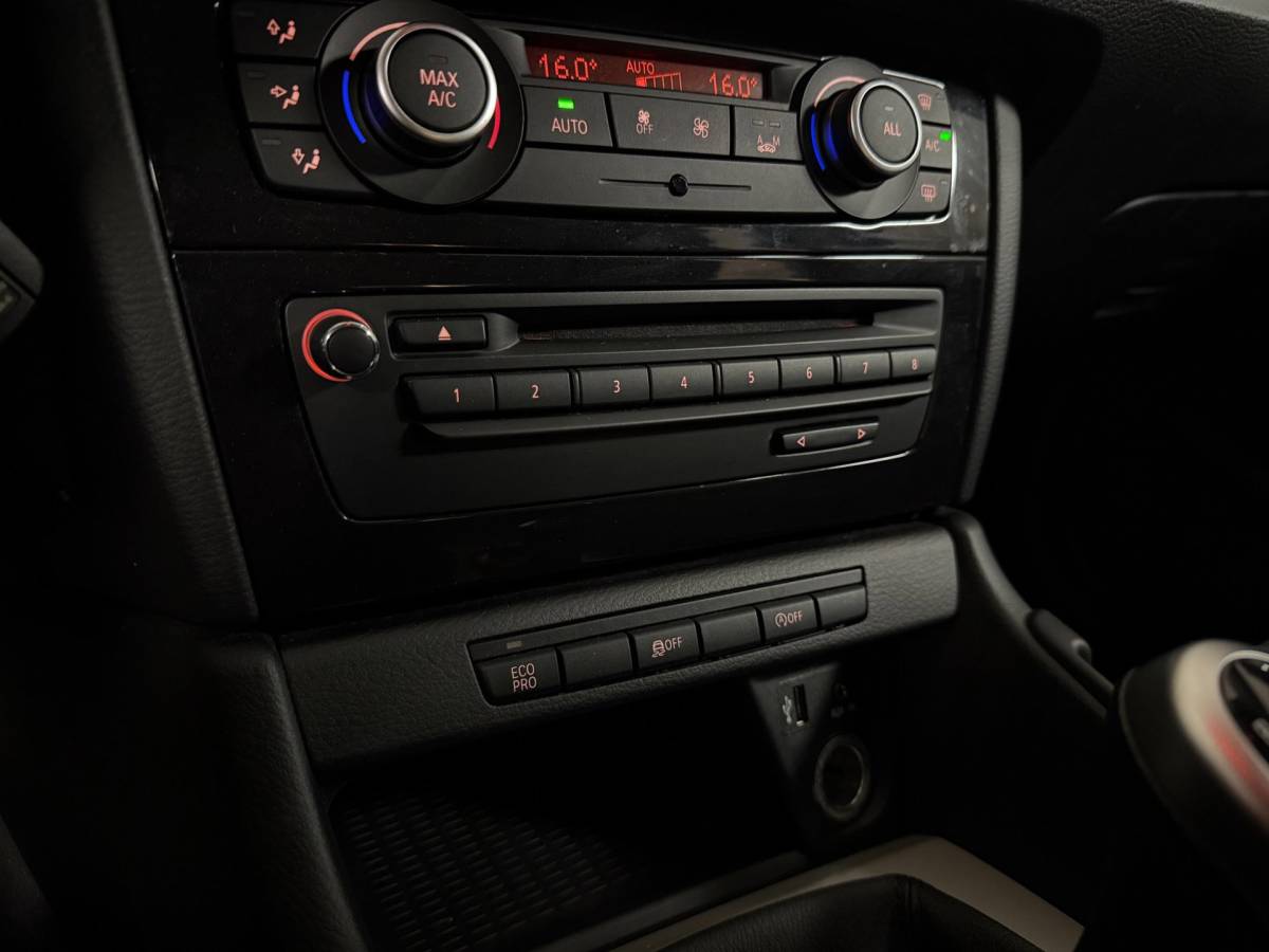 BMW X1 BMW X1 SDrive20i Upgrade Edition *Parelmoer* Leer|Trekhaak|Navi|Cruise|Climate|Bluetooth|PDC|NAP