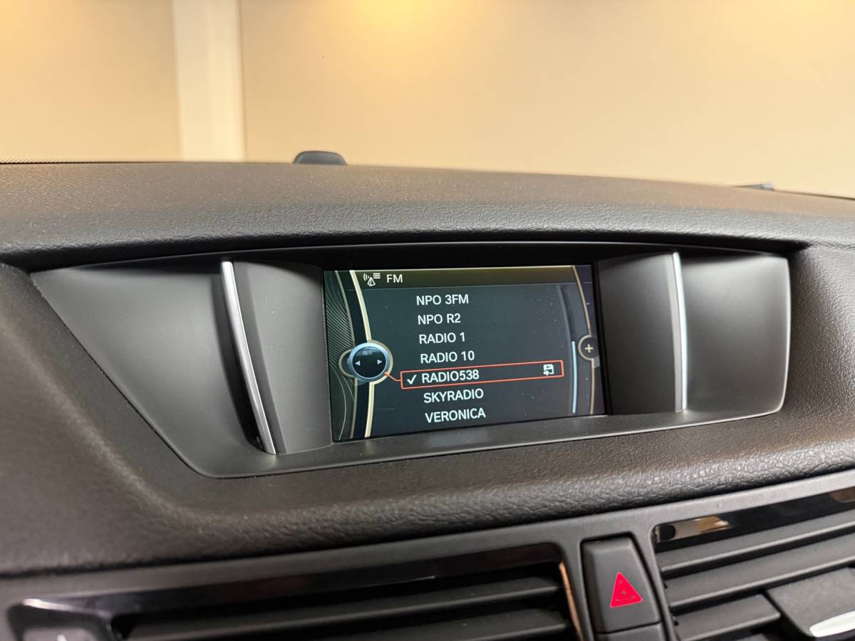 BMW X1 BMW X1 SDrive20i Upgrade Edition *Parelmoer* Leer|Trekhaak|Navi|Cruise|Climate|Bluetooth|PDC|NAP