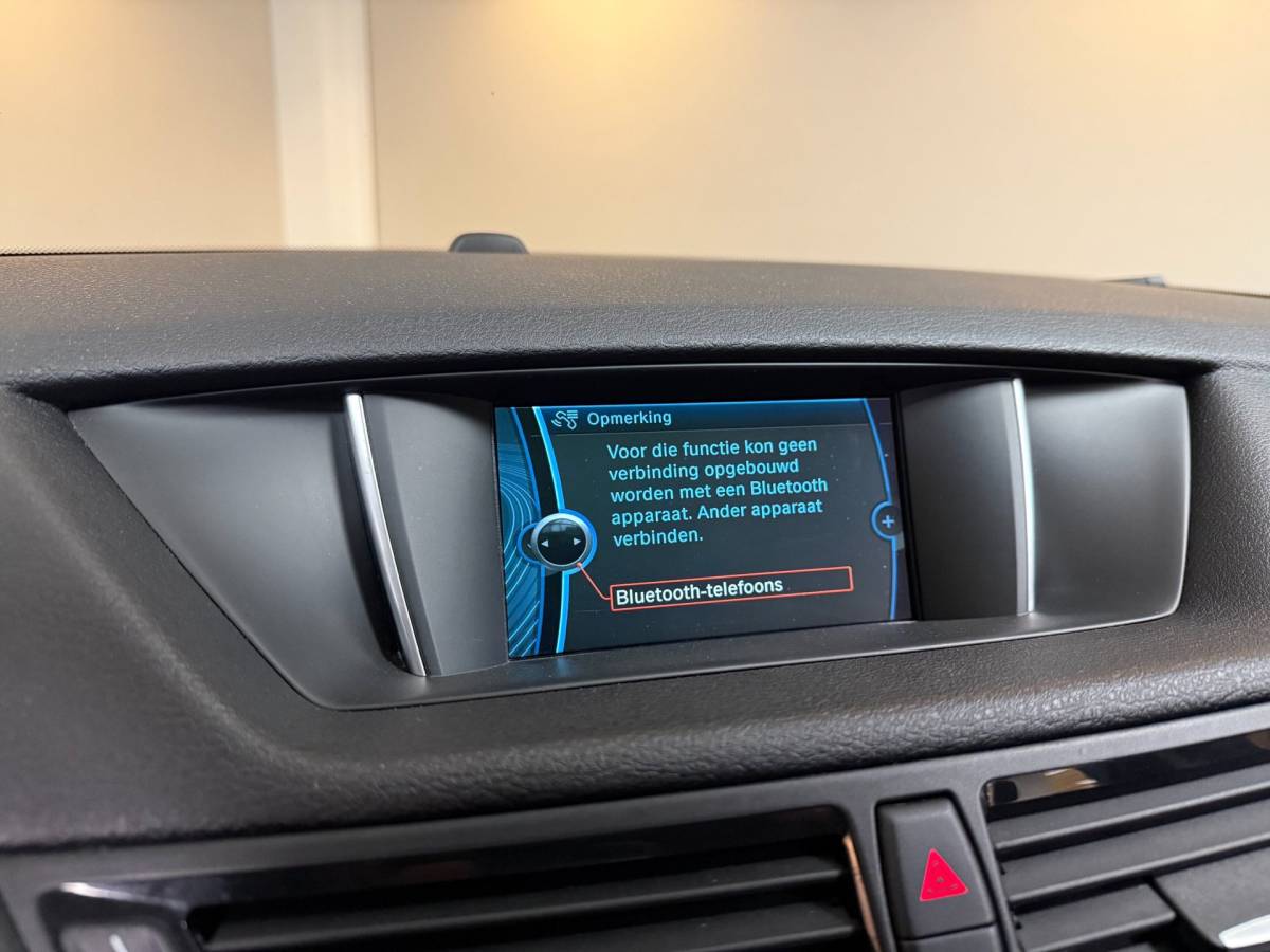 BMW X1 BMW X1 SDrive20i Upgrade Edition *Parelmoer* Leer|Trekhaak|Navi|Cruise|Climate|Bluetooth|PDC|NAP