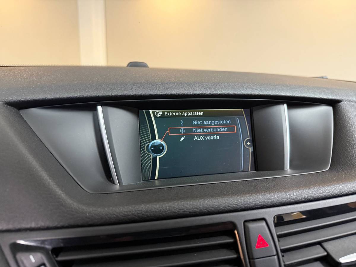 BMW X1 BMW X1 SDrive20i Upgrade Edition *Parelmoer* Leer|Trekhaak|Navi|Cruise|Climate|Bluetooth|PDC|NAP