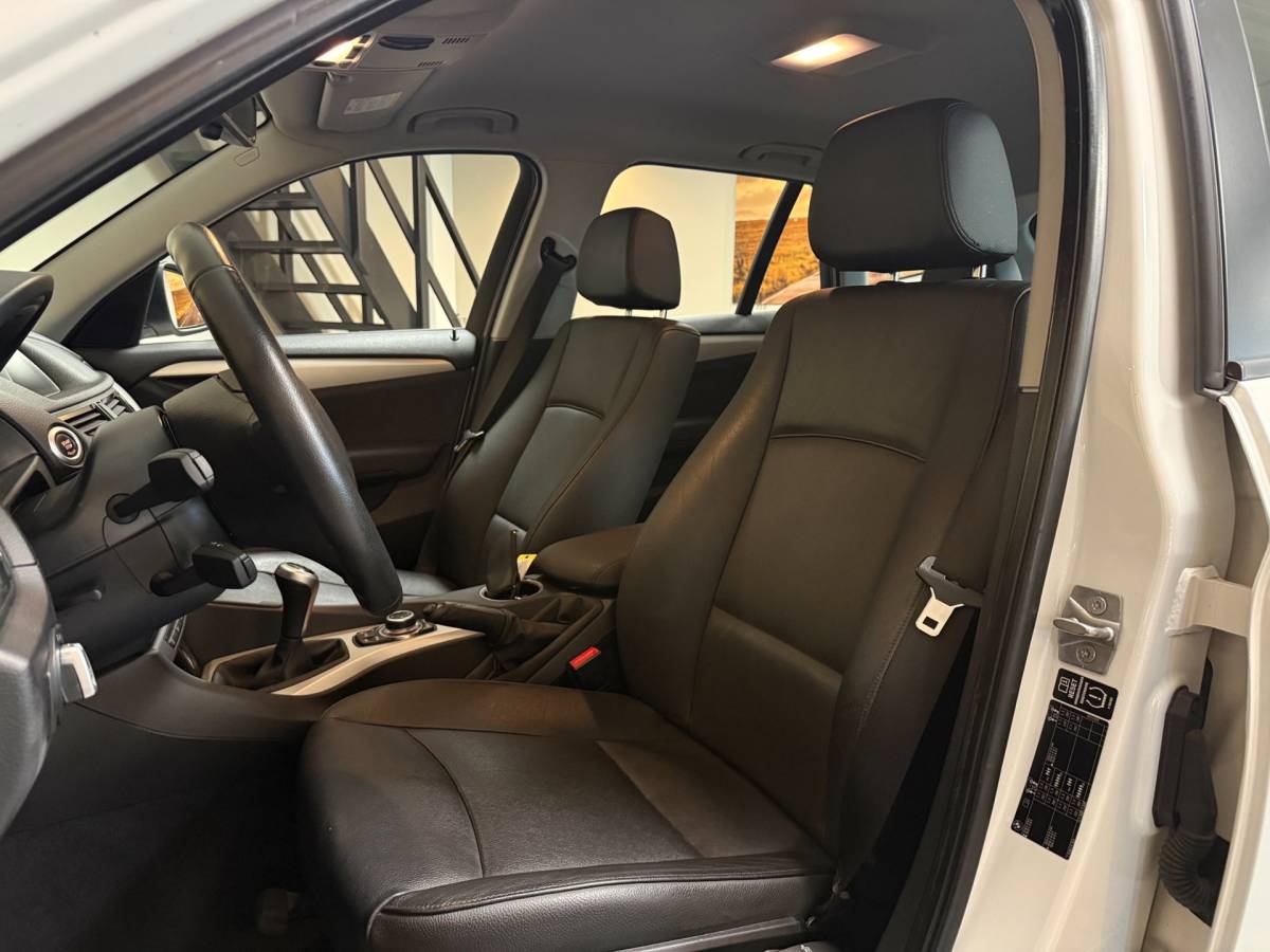 BMW X1 BMW X1 SDrive20i Upgrade Edition *Parelmoer* Leer|Trekhaak|Navi|Cruise|Climate|Bluetooth|PDC|NAP