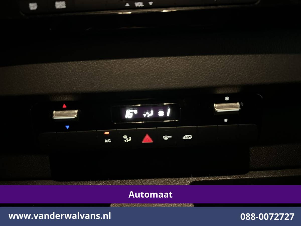 Mercedes-Benz Sprinter Mercedes-Benz Sprinter 317 CDI 170pk Automaat L2H2 Euro6 Airco | Camera | Navigatie | LED | Cruisecontrol | Chauffeursstoel, Stoelverwarming, 270 Graden Achterdeuren, Parkeersensoren, Bijrijdersbank
