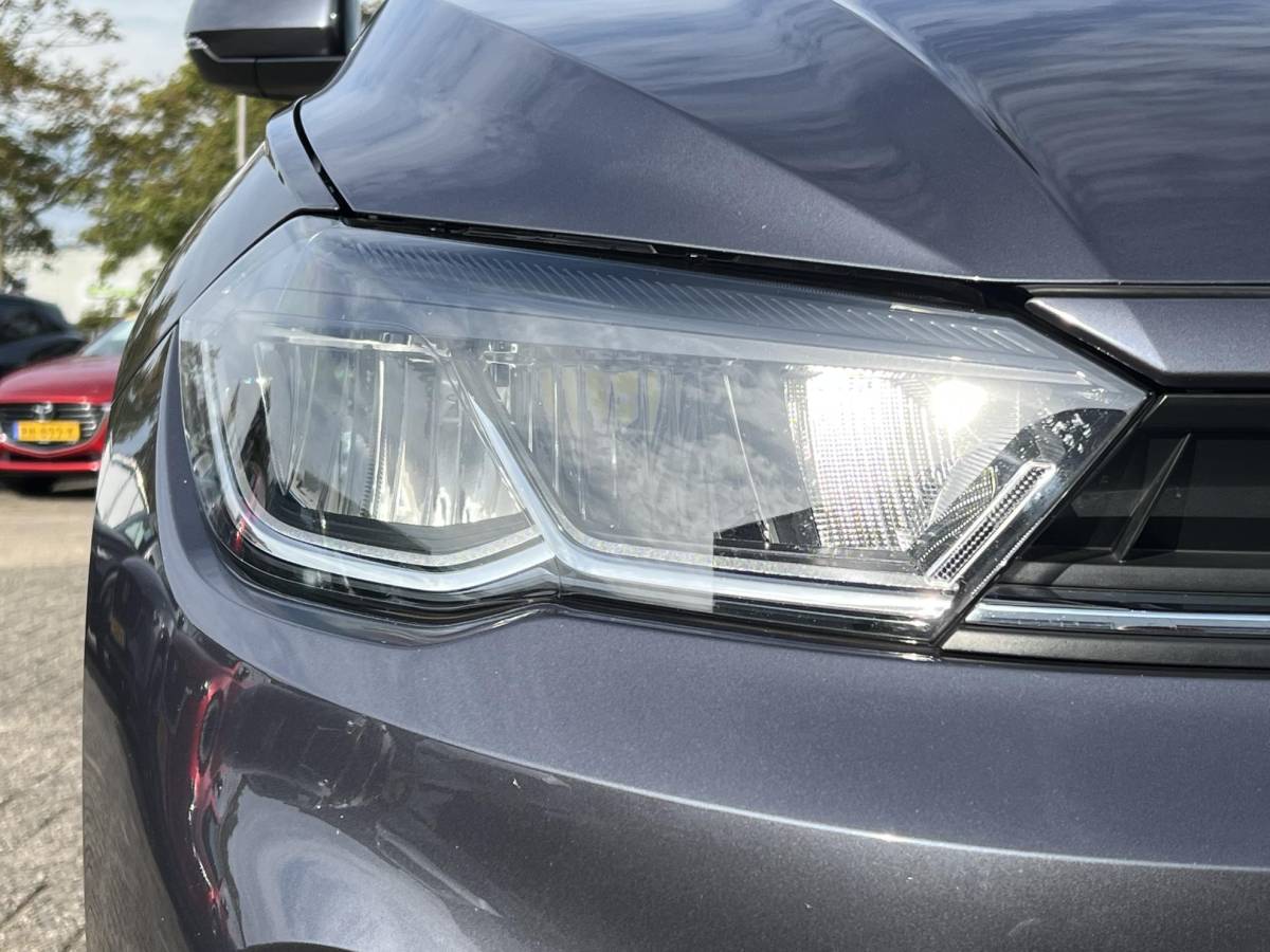 Volkswagen Polo Volkswagen Polo 1.0 TSI Go PARKEERSENSOREN V+ A | APPLE CARPLAY/ANDROID AUTO | LM VELGEN | AIRCO |